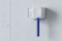 UV Light Razor Cleaners Image 2