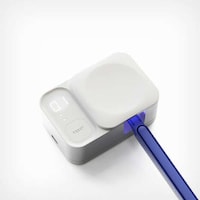 UV Light Razor Cleaners Image 5