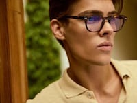 Stylish Sleep-Improving Eyewear Image 3