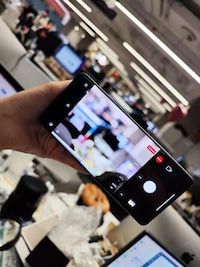 Full Lens-Equipped Smartphones Image 4