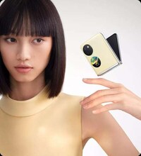 Accessible Clamshell Smartphones Image 1