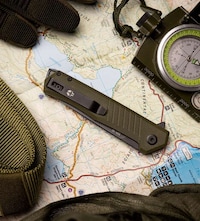 Army-Grade Pocket Knives Image 2