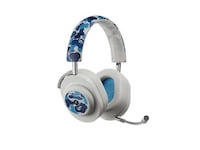 Streetwear-Branded Headphones Image 2