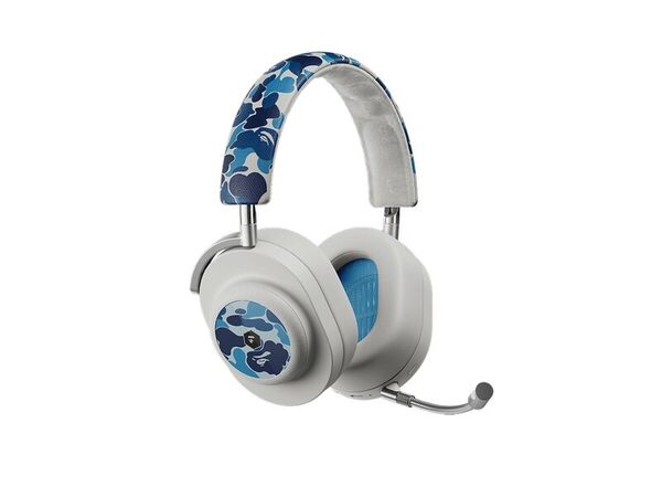 Streetwear-Branded Headphones Image 2