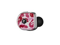 Streetwear-Branded Headphones Image 4