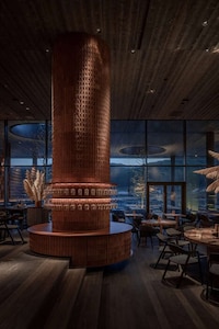 Exterior-Inspired Restaurant Designs Image 3