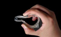 Crow Beak-Inspired Tweezers Image 2