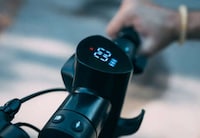 Skateboard-Inspired Electric Scooters Image 5