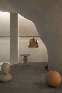 Cave-Like Retail Interiors Image 2