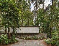 Spacious Forest Vacation Retreats Image 1