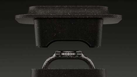 Seaweed-Crafted Watch Packaging