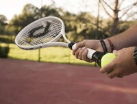 Ball-Grabbing Tennis Accessories Image 2