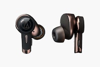 Self-Cleaning Headphone Models Image 3