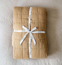 Chic Linen Quilt Designs Image 1