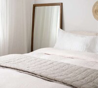 Chic Linen Quilt Designs Image 4