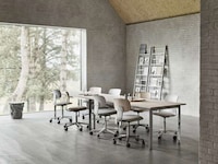 Sustainably Crafted Desk Chairs Image 2