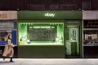 Authenticated Luxury Shops