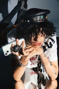 Oversized Smartphone Embellishment Grips