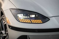 Quick-Charge Streamlined Electric Vehicles Image 2