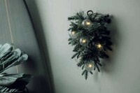 Sparkling Illuminated Festive Wreaths