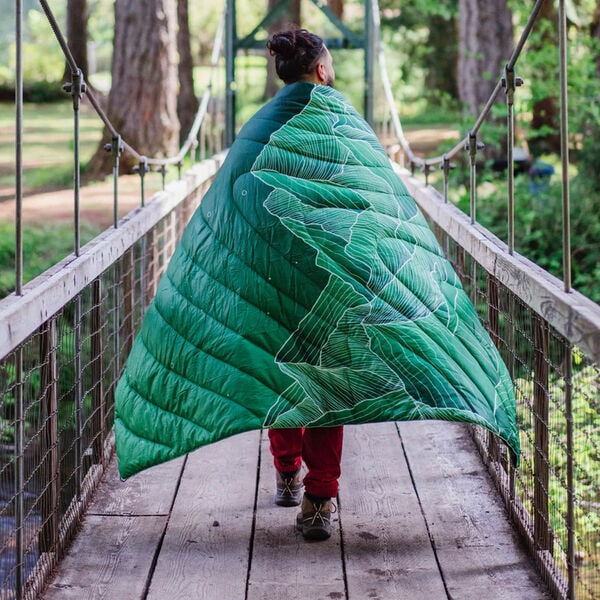 25 Gifts for Outdoor Enthusiasts