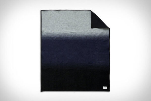 Collaboration Stadium-Ready Blankets : Reigning Champ x Pendleton