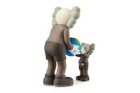Installation-Inspired Vinyl Figures Image 3