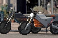 Transforming Electric Motorcycle Concepts Image 2