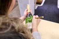 Champagne-Branded Holiday Popups Image 2