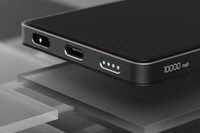 Stand-Equipped Smartphone Batteries Image 5