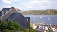 Metal-Clad Sleek Hillside Houses Image 3