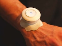 Wearable Therapeutic Pain Relievers Image 5