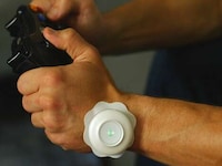 Wearable Therapeutic Pain Relievers Image 6