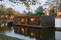 Sustainable Floating Cork Homes Image 2