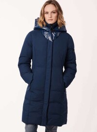 Elegant Women’s Outerwear Image 2