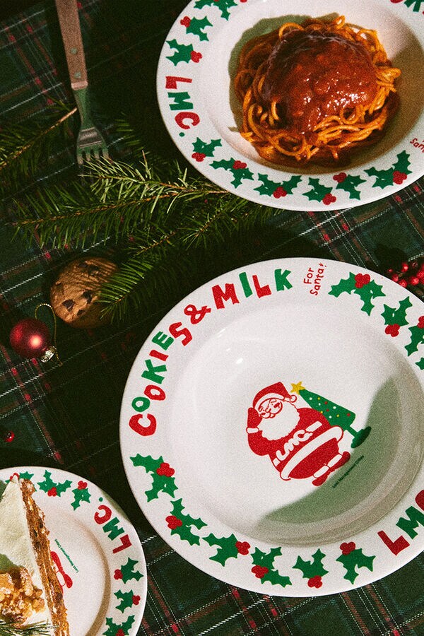 Christmas-Themed Home Goods Image 2