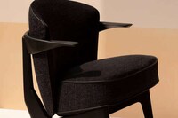 Angularly Ergonomic Lounge Chairs Image 3