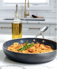 Chic Non-Stick Pans Image 2