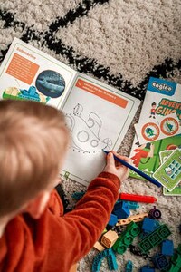 Children's STEM Subscription Boxes Image 2