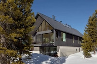 Charred Wood Mountain Homes Image 2
