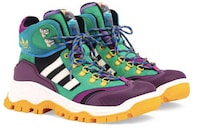 Ultra-Luxurious Après-Ski Boots Image 3