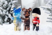 London-Inspired Bear Figures Image 2