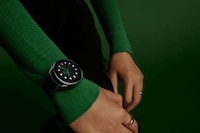 Metallic Designer Smartwatches Image 4
