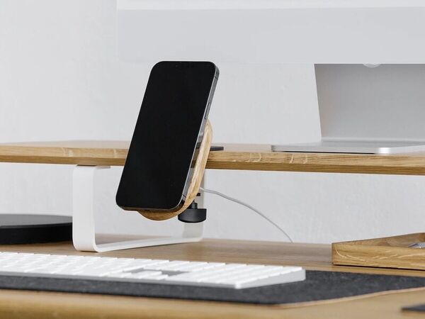Timber Clamp-Equipped Smartphone Mounts Image 2