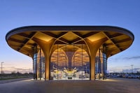 Elegant Grocery Shopping Spaces