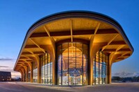 Elegant Grocery Shopping Spaces Image 2