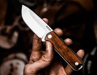 Ultra-Tough Urbanite Pocket Knives Image 1