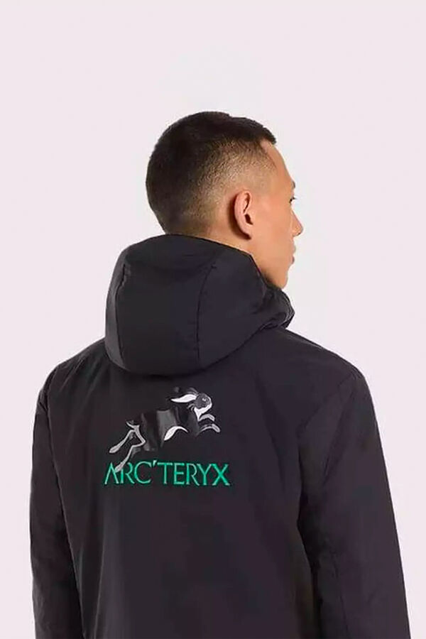 Rabbit-Themed Streetwear Apparel Image 2
