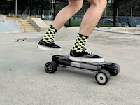 Highly Portable Electric Skateboards Image 2