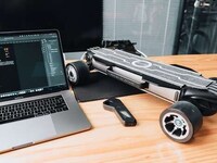 Highly Portable Electric Skateboards Image 6